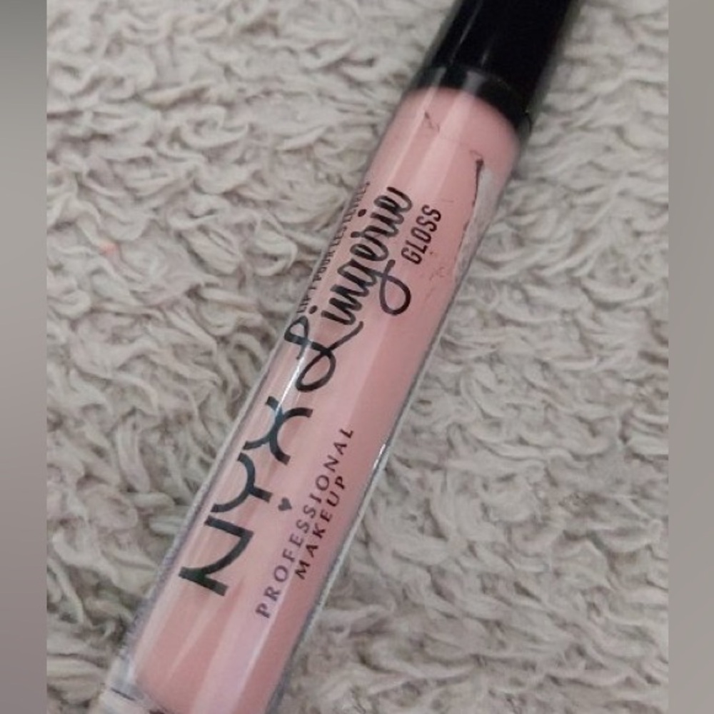 NYX HONEYMOON Lingerie Gloss in Honeymoon New!